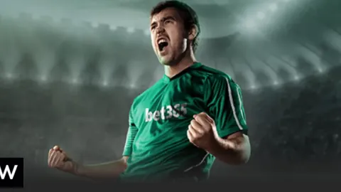 韦斯利被动双响脑勺破门专家解析，前区十码质合分析