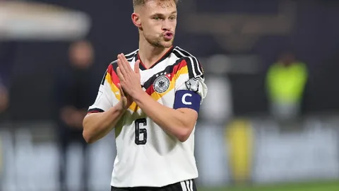 丁俊晖与威廉姆斯激战至5-3，明日凌晨2点巅峰对决，悬念待解